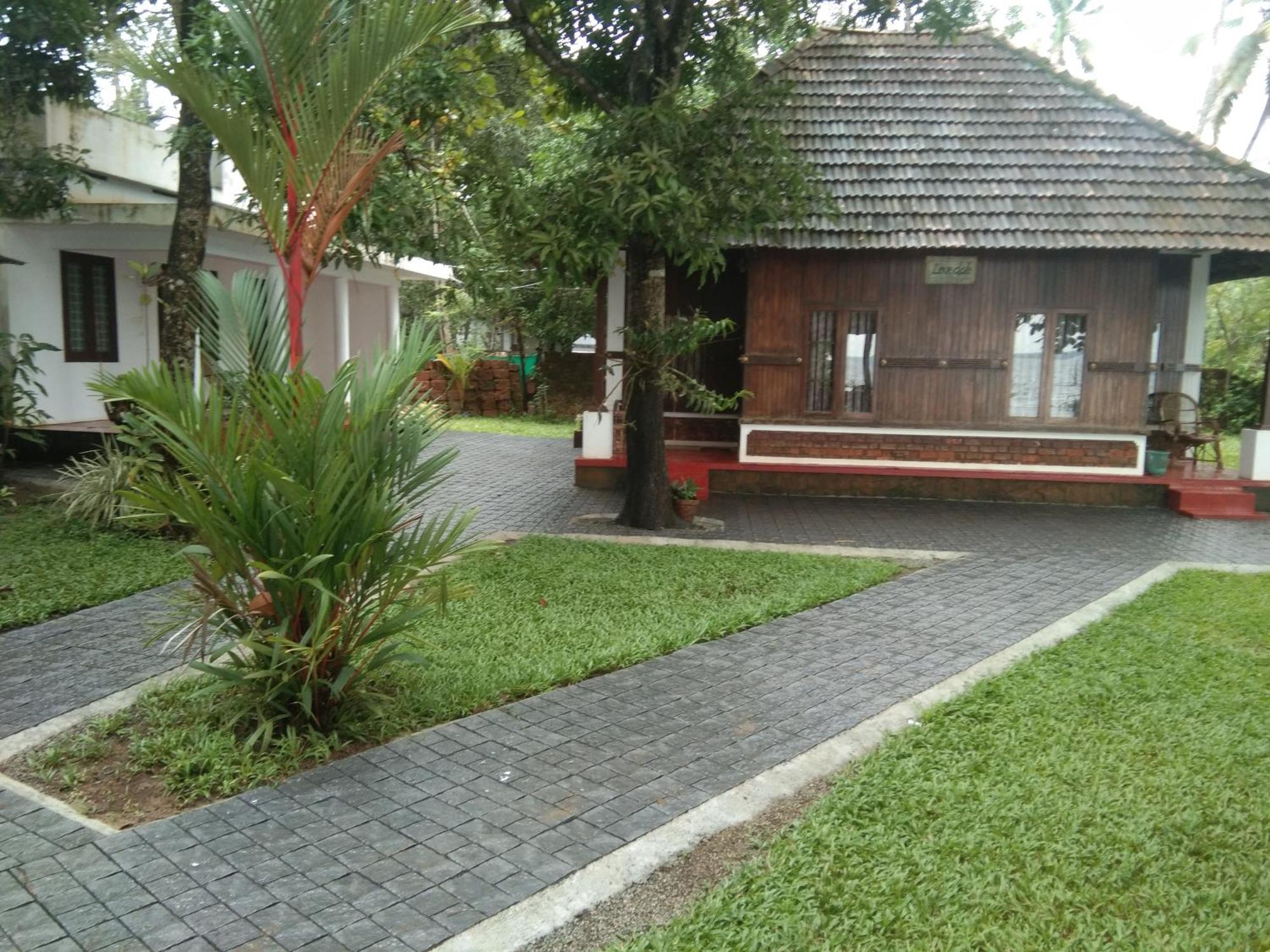 Lovedale Lakeside Homestay Alappuzha Exterior photo