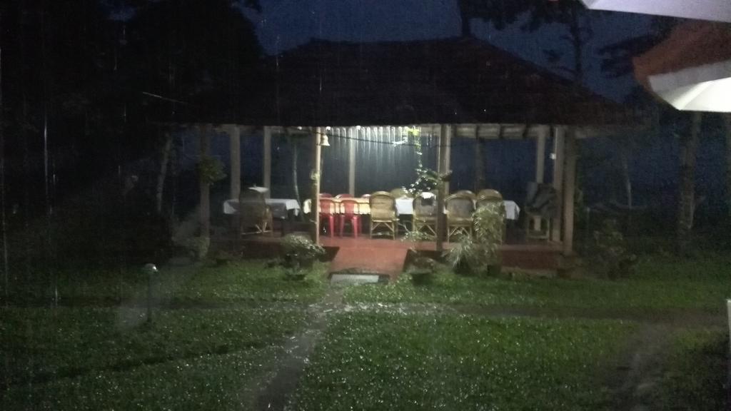 Lovedale Lakeside Homestay Alappuzha Exterior photo