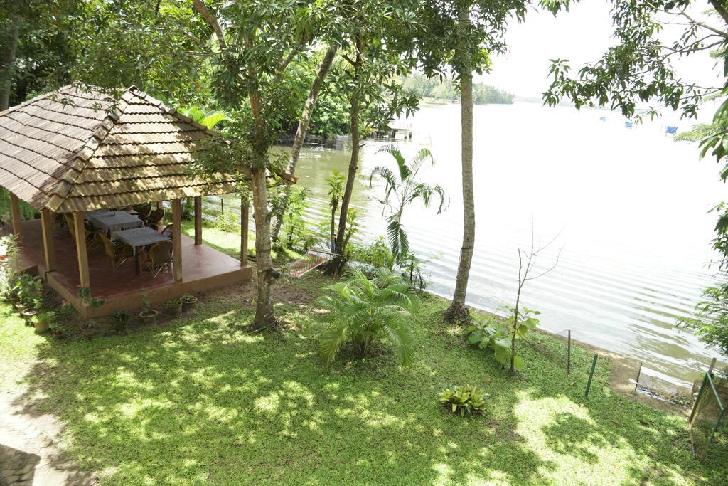 Lovedale Lakeside Homestay Alappuzha Exterior photo